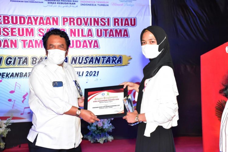 Tiara, Mahasiswa UIR akan Bernyanyi di Istana Negara
