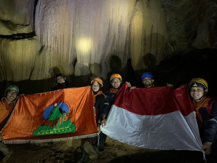 Kibarkan Merah Putih Dalam Perut Bumi