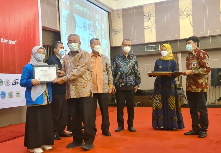 UIR Raih 2 Nomor di Ajang Entrepreunership Award V LLDIKTI X