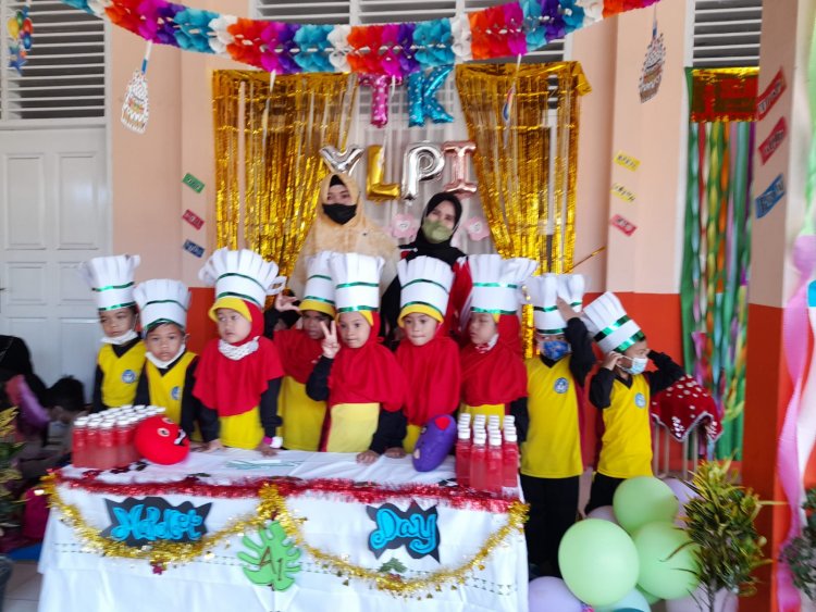 Siswa TK YLPI Marpoyan Diajari Jadi Pedagang dan Pembeli Lewat Program Market Day