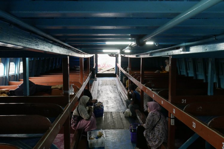 KM Jelatik: Tetap Eksis di Tengah Perkembangan Transportasi Publik