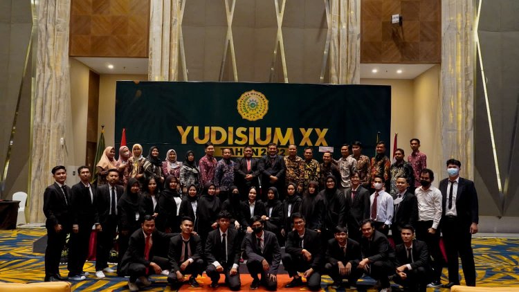 28 Lulusan Fikom UMRI Jalani Yudisium