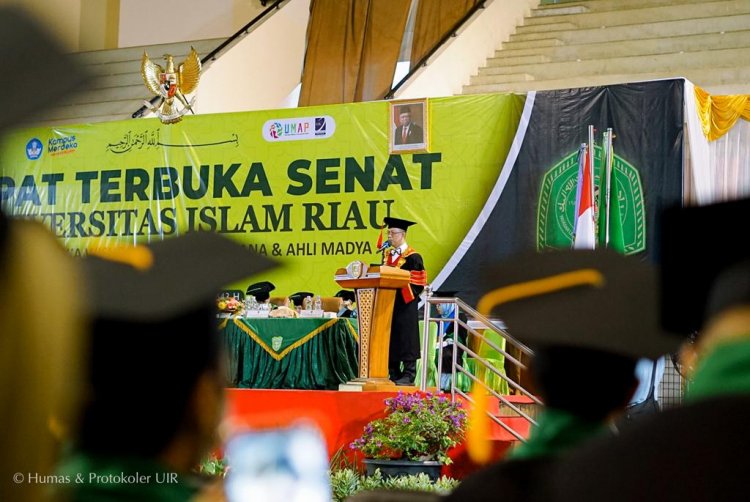 1.538 Lulusan UIR Diwisuda, Pemuncak Diberi Uang Tunai
