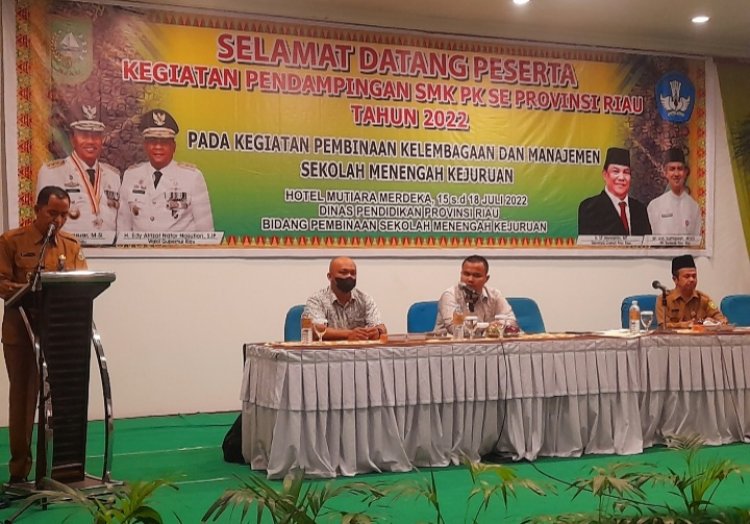 Guru-guru SMK PK di Riau Berhasil Membuat 10 Modul Bahan Ajar