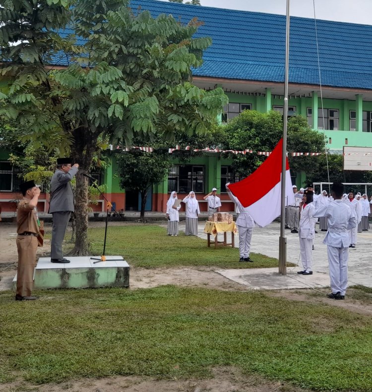 Sekretaris YLPI Riau Ajak Siswa Tetap Cinta pada NKRI
