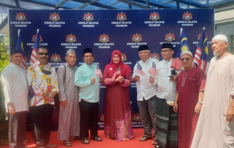 Ucapkan Selamat Hari Kemerdekaan Malaysia, Rektor UMRI Datangi Konsulat