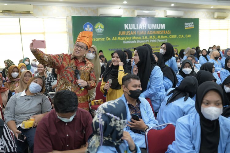 Kuliah Umum di UNRI: Komisaris Utama Pelni Bahas Keberhasilan Tol Laut