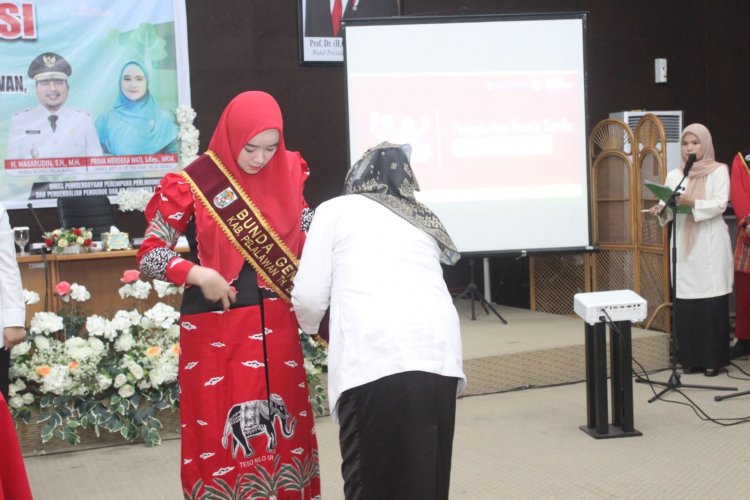 Ketua PKK Pelalawan Dikukuhkan Jadi Bunda Asuh Anak Stunting